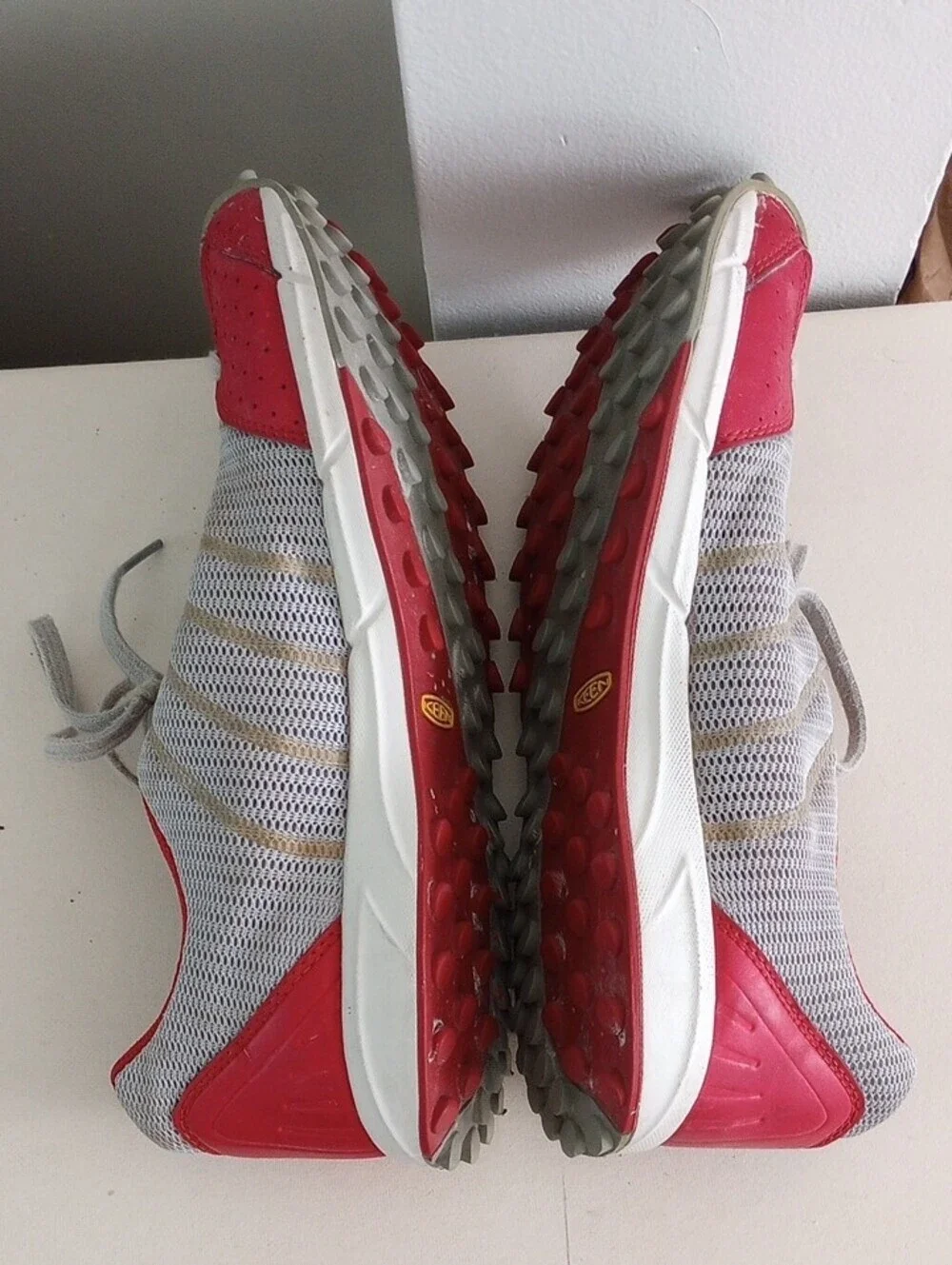 Keen Trail Running Women's Gray and Burgundy Maroon Athletic Shoes Size 7